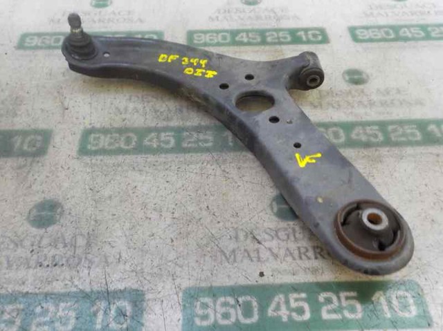 545001W000 Brazo inferior izquierdo de la suspensión delantera  comprar en Reus