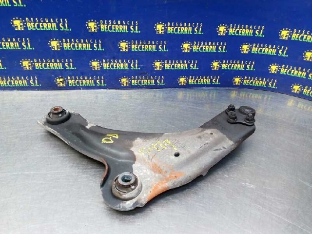 545002029R Brazo inferior derecho de la suspensión delantera  disponible Málaga