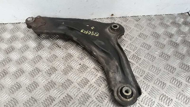 545002029R Brazo inferior derecho de la suspensión delantera  en stock Granada