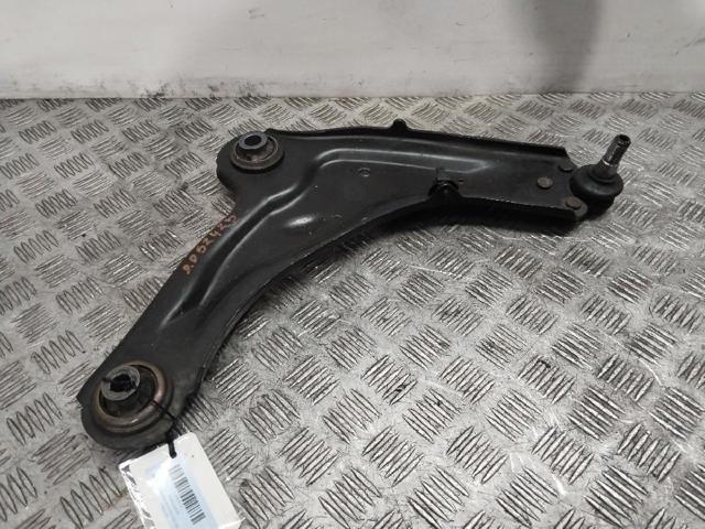545002029R Brazo inferior derecho de la suspensión delantera  en stock Sabadell