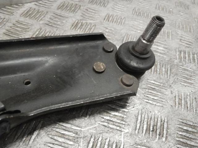 545002029R RENAULT Brazo inferior derecho de la suspensión delantera  comprar en Oviedo