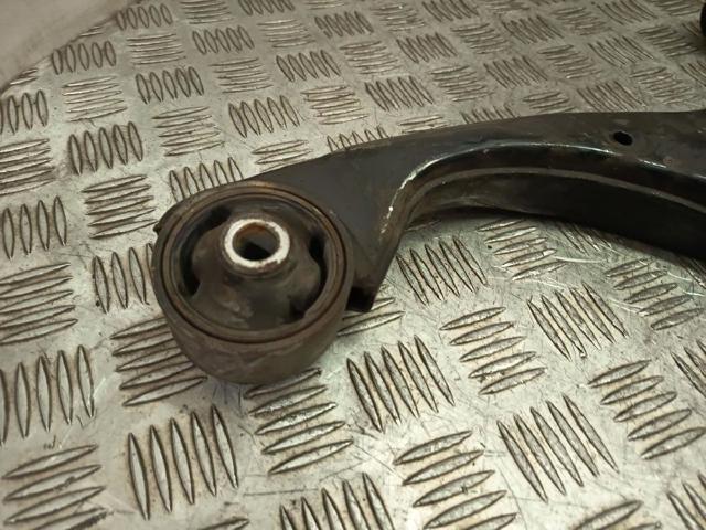 545002H000 Brazo inferior izquierdo de la suspensión delantera  comprar en Reus