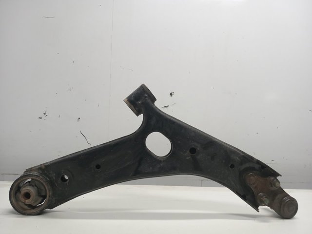 545002Y002 Brazo inferior izquierdo de la suspensión delantera comprar Almería