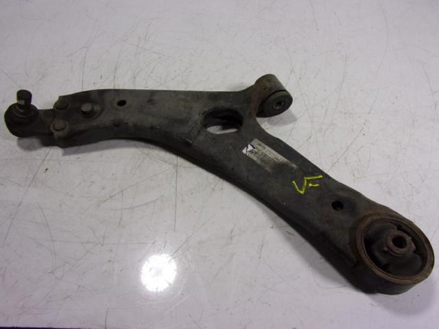 HYUNDAI 545002Y002 Brazo inferior izquierdo de la suspensión delantera  en stock Terrassa