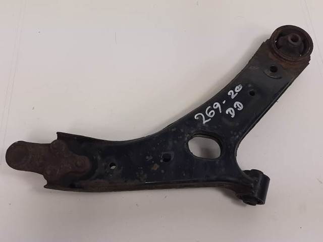 545002Y002 HYUNDAI Brazo inferior izquierdo de la suspensión delantera  en stock Huelva