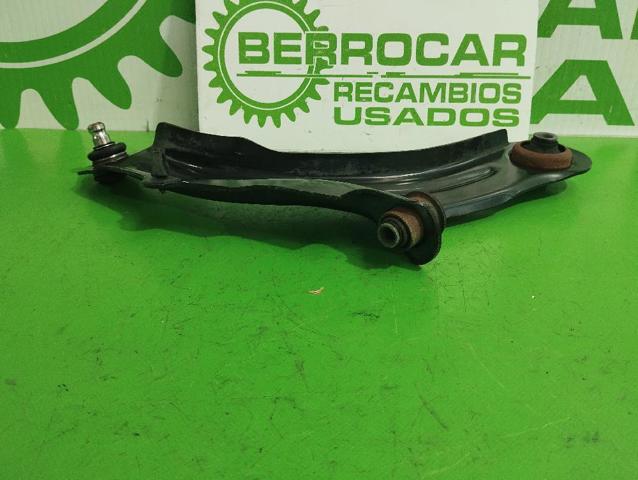 545003037R RENAULT Brazo inferior derecho de la suspensión delantera  disponible Alicante