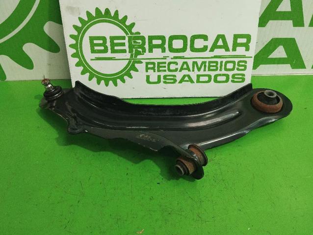 545003037R RENAULT Brazo inferior derecho de la suspensión delantera  en stock Córdoba