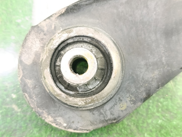 545003037R RENAULT Brazo inferior derecho de la suspensión delantera  disponible Alicante