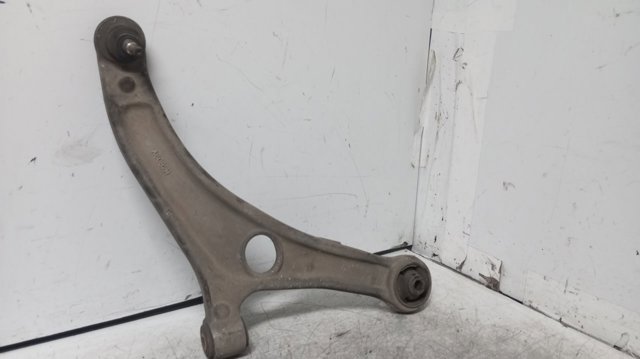 545003Z000 HYUNDAI Brazo inferior izquierdo de la suspensión delantera  comprar en Oviedo