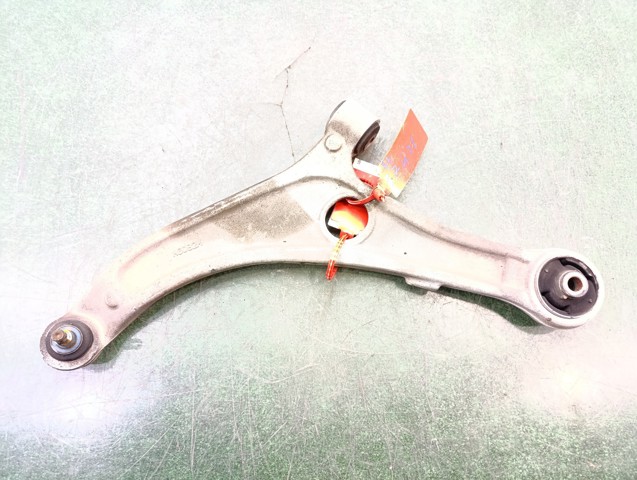 545003Z000 Brazo inferior izquierdo de la suspensión delantera  disponible Burgos