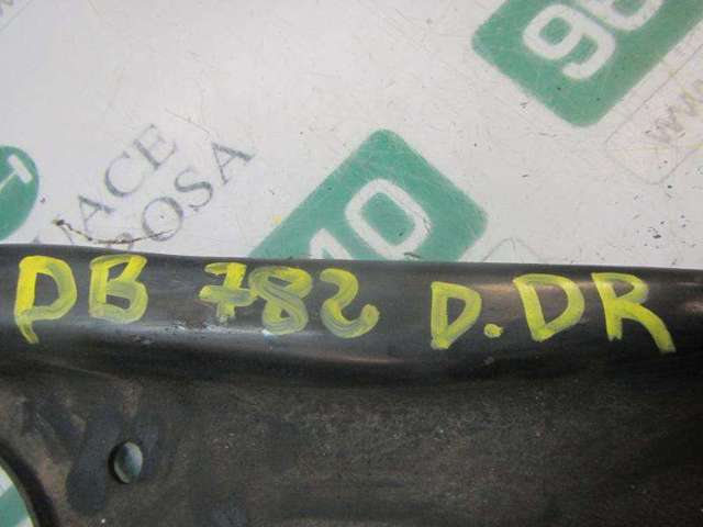 Brazo inferior derecho de la suspensión delantera 545004269R RENAULT