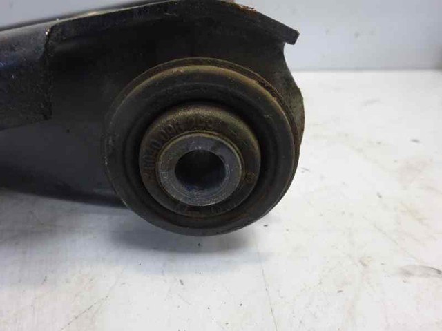 RENAULT 545004269R Brazo inferior derecho de la suspensión delantera comprar Barcelona