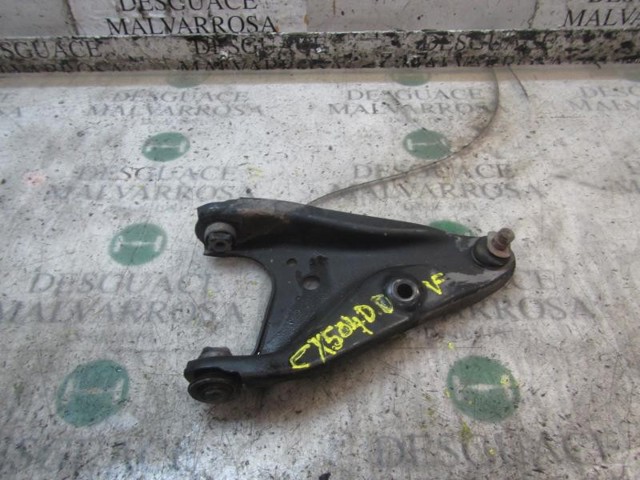 545004269R Brazo inferior derecho de la suspensión delantera  en stock Granada