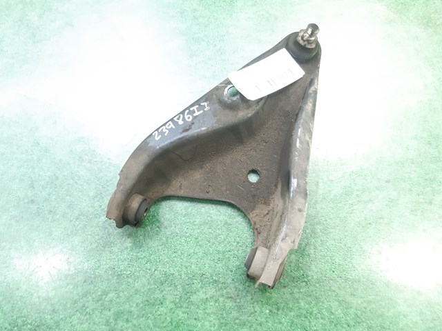 545004269R RENAULT Brazo inferior derecho de la suspensión delantera  disponible Ourense