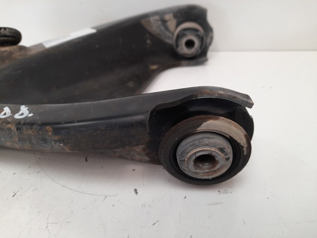 545004269R Brazo inferior derecho de la suspensión delantera comprar Girona