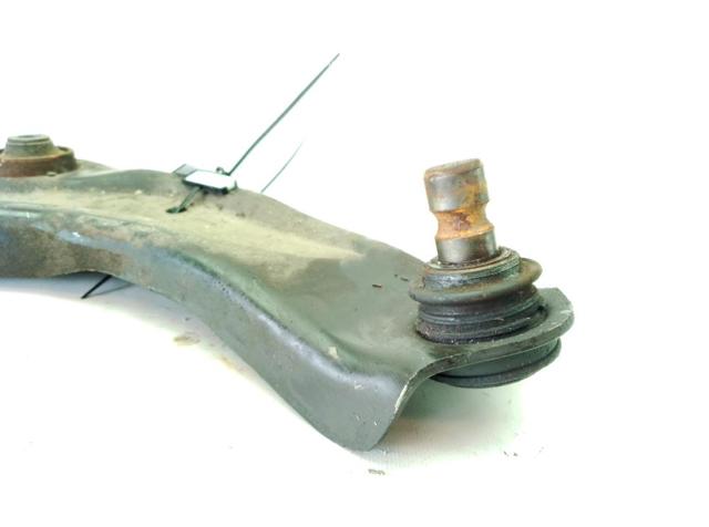 545004EA0B NISSAN Brazo inferior derecho de la suspensión delantera  disponible Alicante