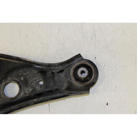 545004EA0B RENAULT Brazo inferior derecho de la suspensión delantera  en stock Gandía