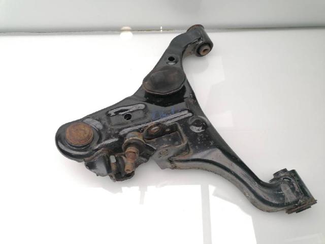 Brazo inferior derecho de la suspensión delantera 545004KH1A NISSAN