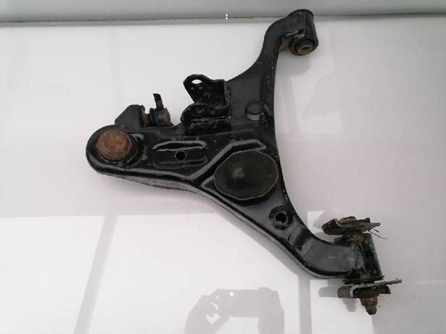 Brazo inferior derecho de la suspensión delantera 545004KH1A NISSAN