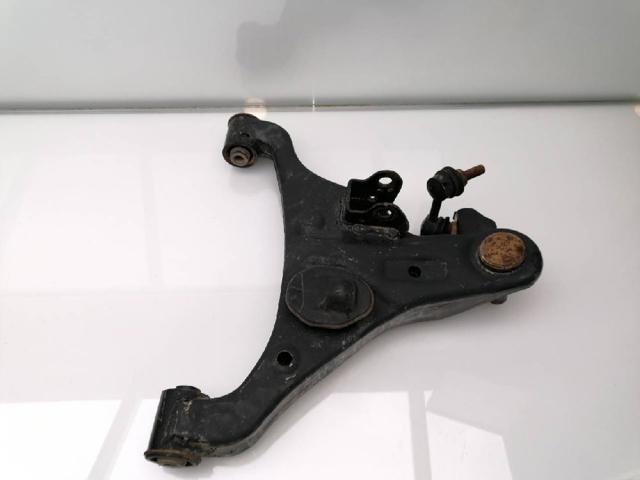 Brazo inferior derecho de la suspensión delantera 545004KH1A NISSAN