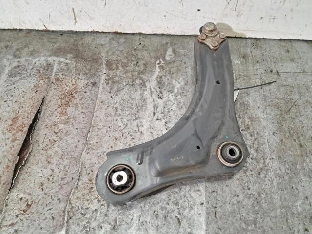 545006560R RENAULT Brazo inferior derecho de la suspensión delantera comprar Alcalá