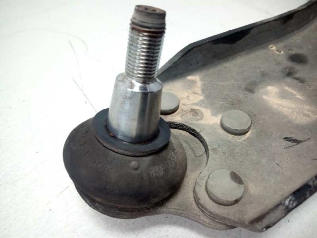 545006560R Brazo inferior derecho de la suspensión delantera comprar Girona