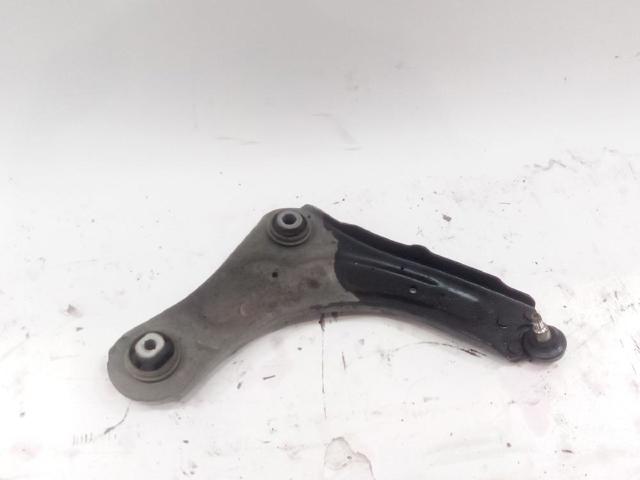545006560R RENAULT Brazo inferior derecho de la suspensión delantera  disponible Ourense