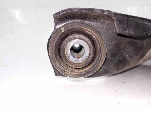 545006623R RENAULT Brazo inferior derecho de la suspensión delantera  disponible Alicante