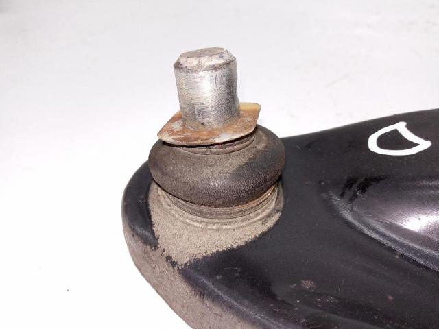 545006623R RENAULT Brazo inferior derecho de la suspensión delantera  en stock Córdoba