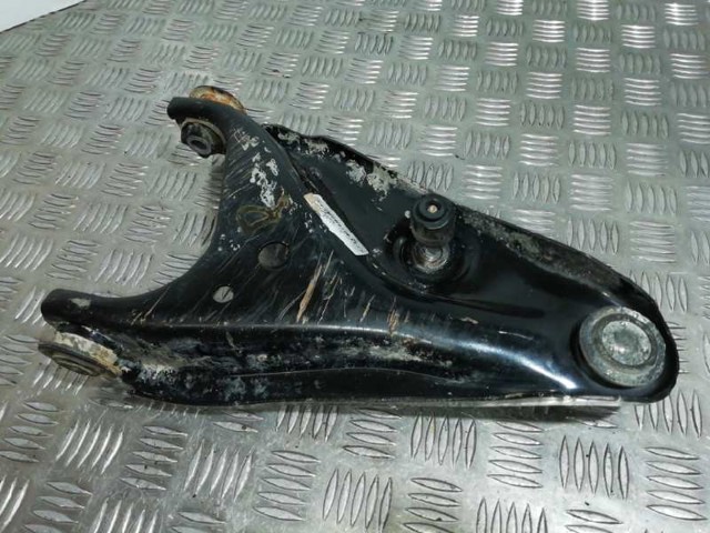 545006623R RENAULT Brazo inferior derecho de la suspensión delantera  disponible Ourense