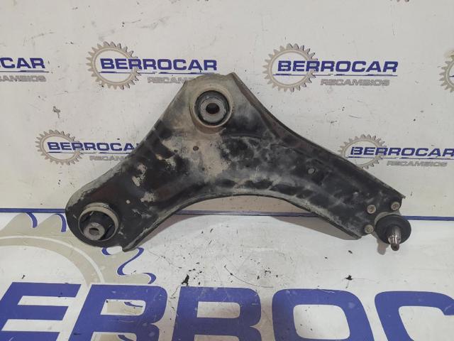 RENAULT 545009207R Brazo inferior derecho de la suspensión delantera comprar Barcelona