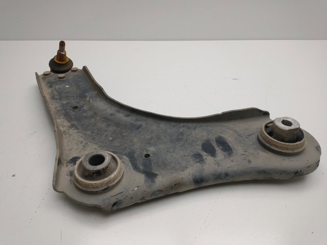 RENAULT 545009207R Brazo inferior derecho de la suspensión delantera comprar Pamplona