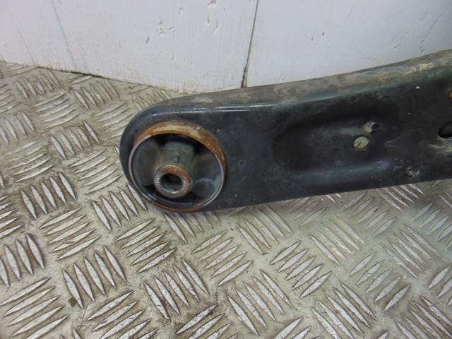 54500A6200 HYUNDAI Brazo inferior izquierdo de la suspensión delantera  en stock Huelva