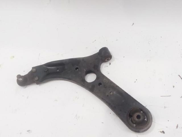 54500A6200 Brazo inferior izquierdo de la suspensión delantera  en stock Sabadell