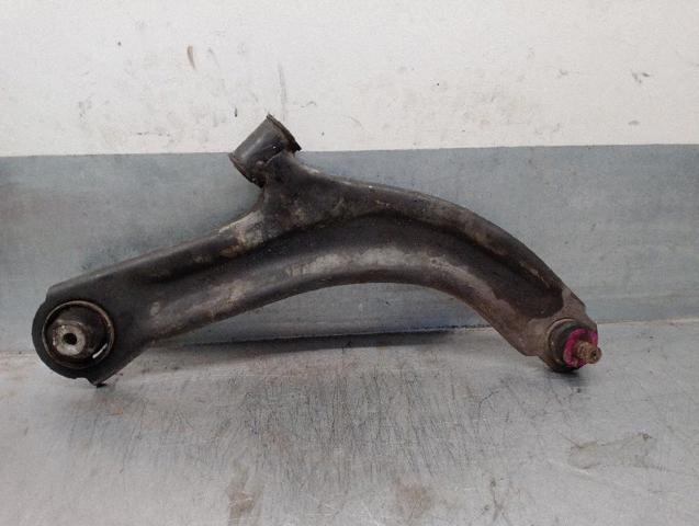 Brazo inferior derecho de la suspensión delantera 54500BC42A NISSAN