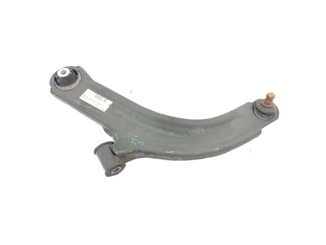 Brazo inferior derecho de la suspensión delantera 54500BC42A NISSAN