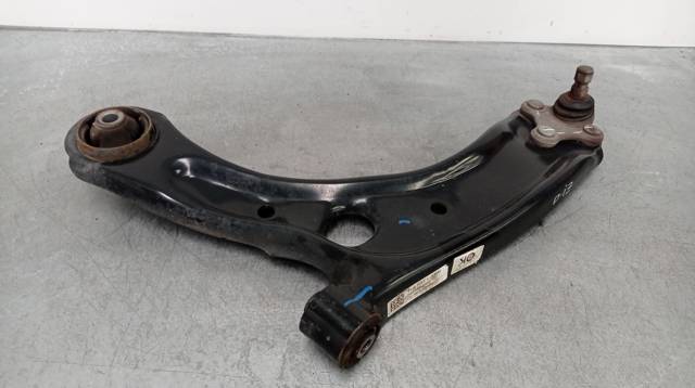 54500D7000 Brazo inferior izquierdo de la suspensión delantera  en stock Castellón