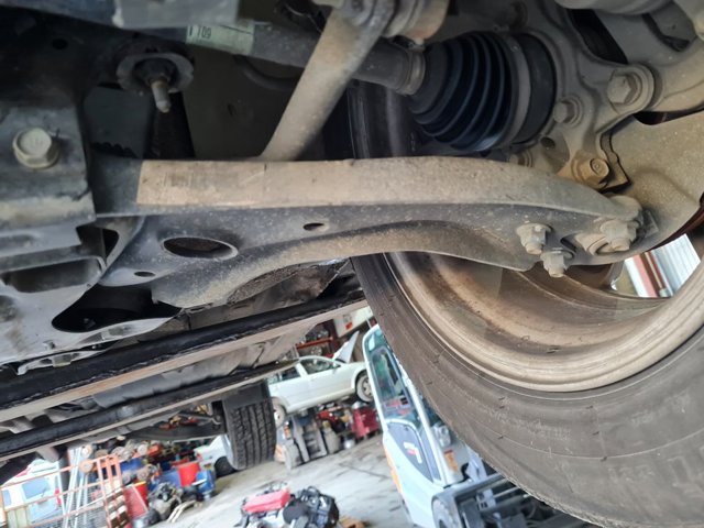 HYUNDAI 54500F1000 Brazo inferior izquierdo de la suspensión delantera comprar Barcelona