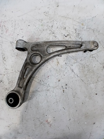 54500G2100 Brazo inferior izquierdo de la suspensión delantera comprar Almería