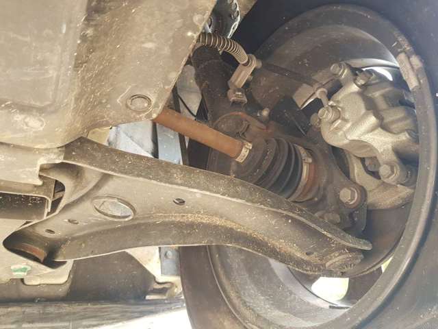 Barra oscilante, suspensión de ruedas delantera, inferior izquierda 54500H8500 Hyundai/Kia