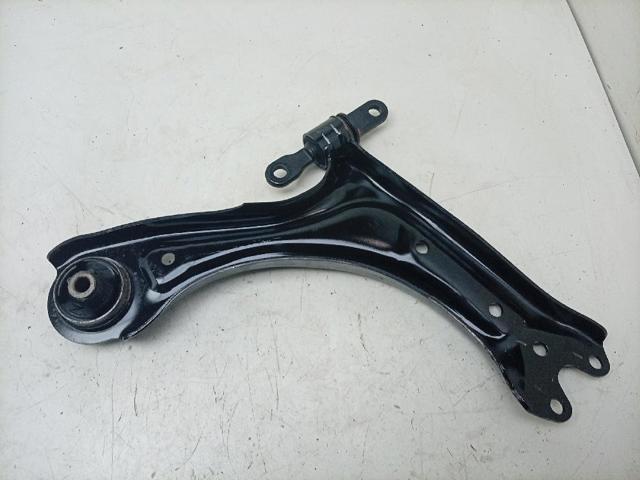54500N9000 Brazo inferior izquierdo de la suspensión delantera  en stock Granada