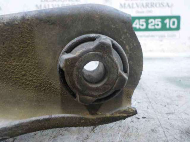 Brazo inferior izquierdo de la suspensión delantera 545011362R RENAULT