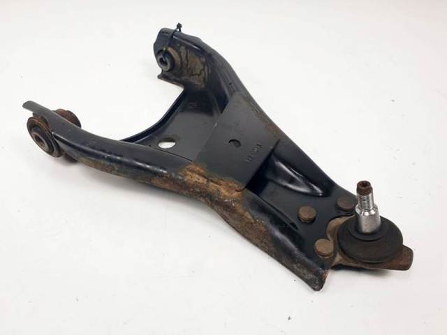 545011697R Brazo inferior izquierdo de la suspensión delantera  comprar en Pontevedra