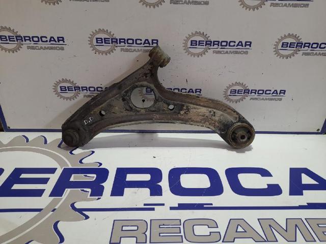 Brazo inferior derecho de la suspensión delantera 545011C000 HYUNDAI