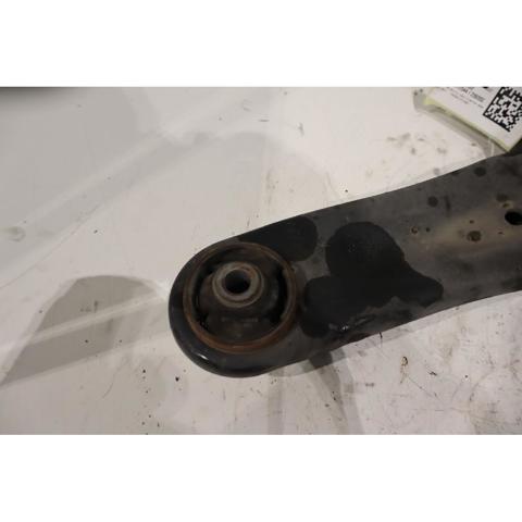 545011P100 Brazo inferior derecho de la suspensión delantera  comprar en Zaragoza