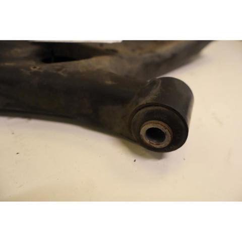 545011P100 HYUNDAI Brazo inferior derecho de la suspensión delantera  en stock Huelva
