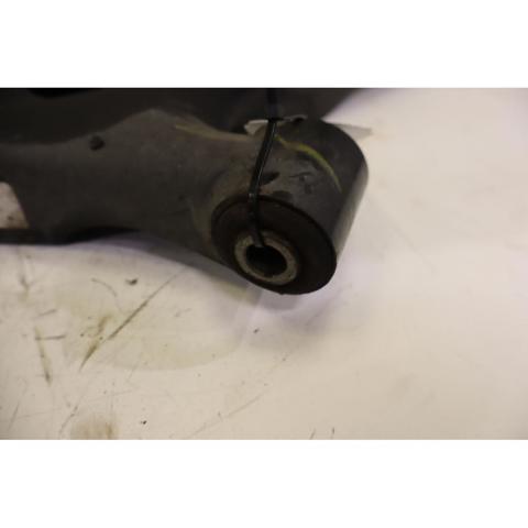 545011P100 Brazo inferior derecho de la suspensión delantera comprar Sevilla