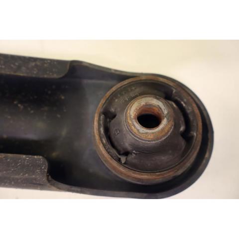 545011P100 HYUNDAI Brazo inferior derecho de la suspensión delantera  en stock Gandía