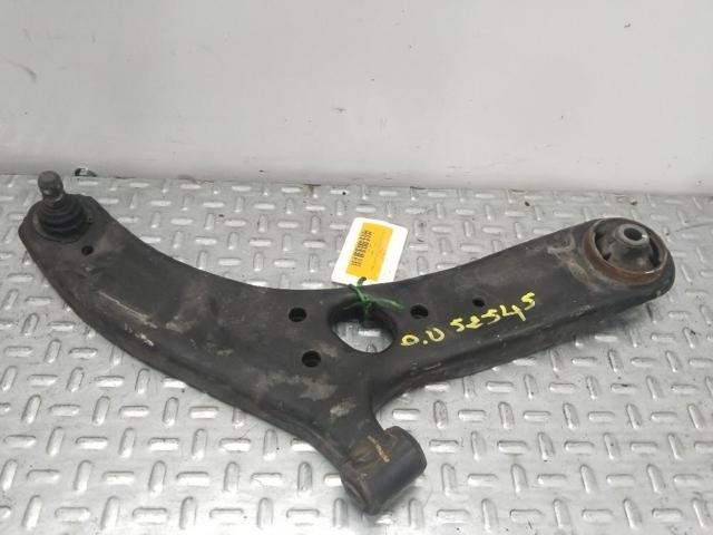 HYUNDAI 545011W000 Brazo inferior derecho de la suspensión delantera  en stock Salamanca