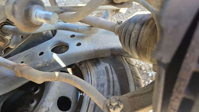 HYUNDAI 545011W000 Brazo inferior derecho de la suspensión delantera  comprar en Ponferrada